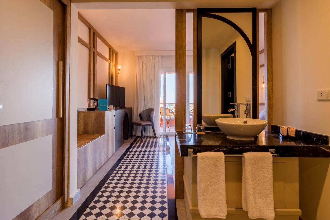 Отель The Boutique Marina 3*